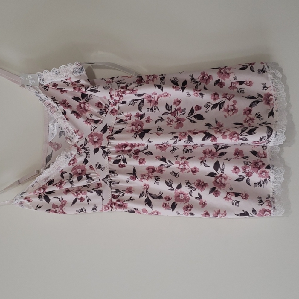 NWT Marilyn Monroe Brand Two Piece Pajama Set